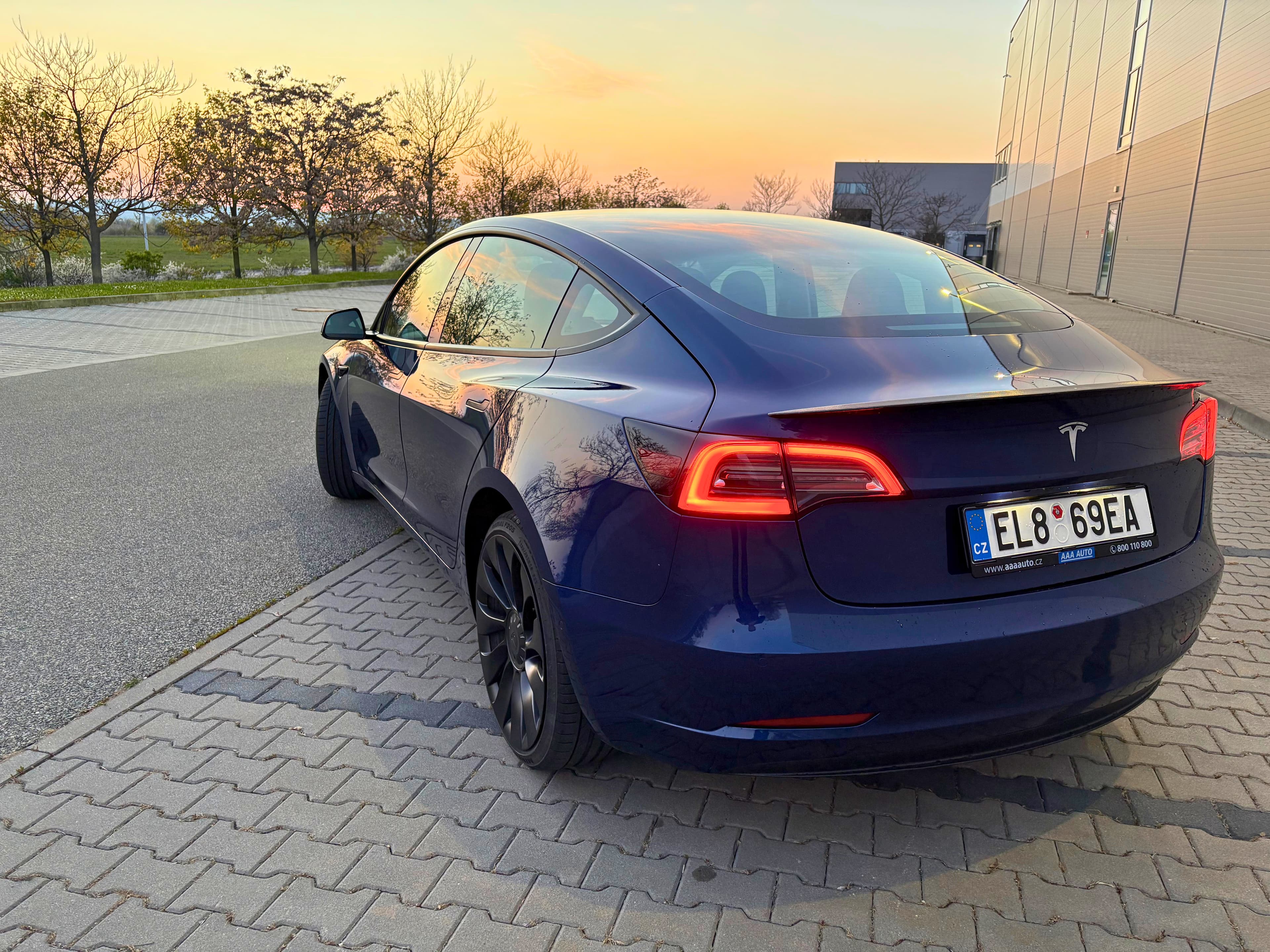 Tesla Model 3 – zadní část vozu