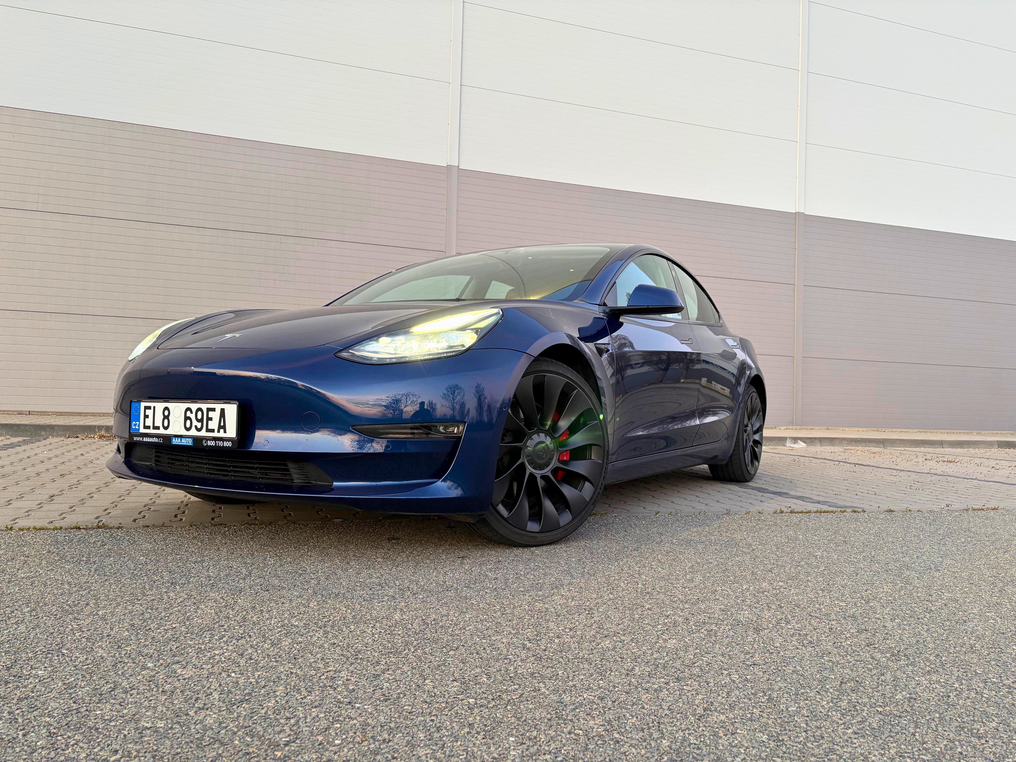 Tesla Model 3 – detail přední části