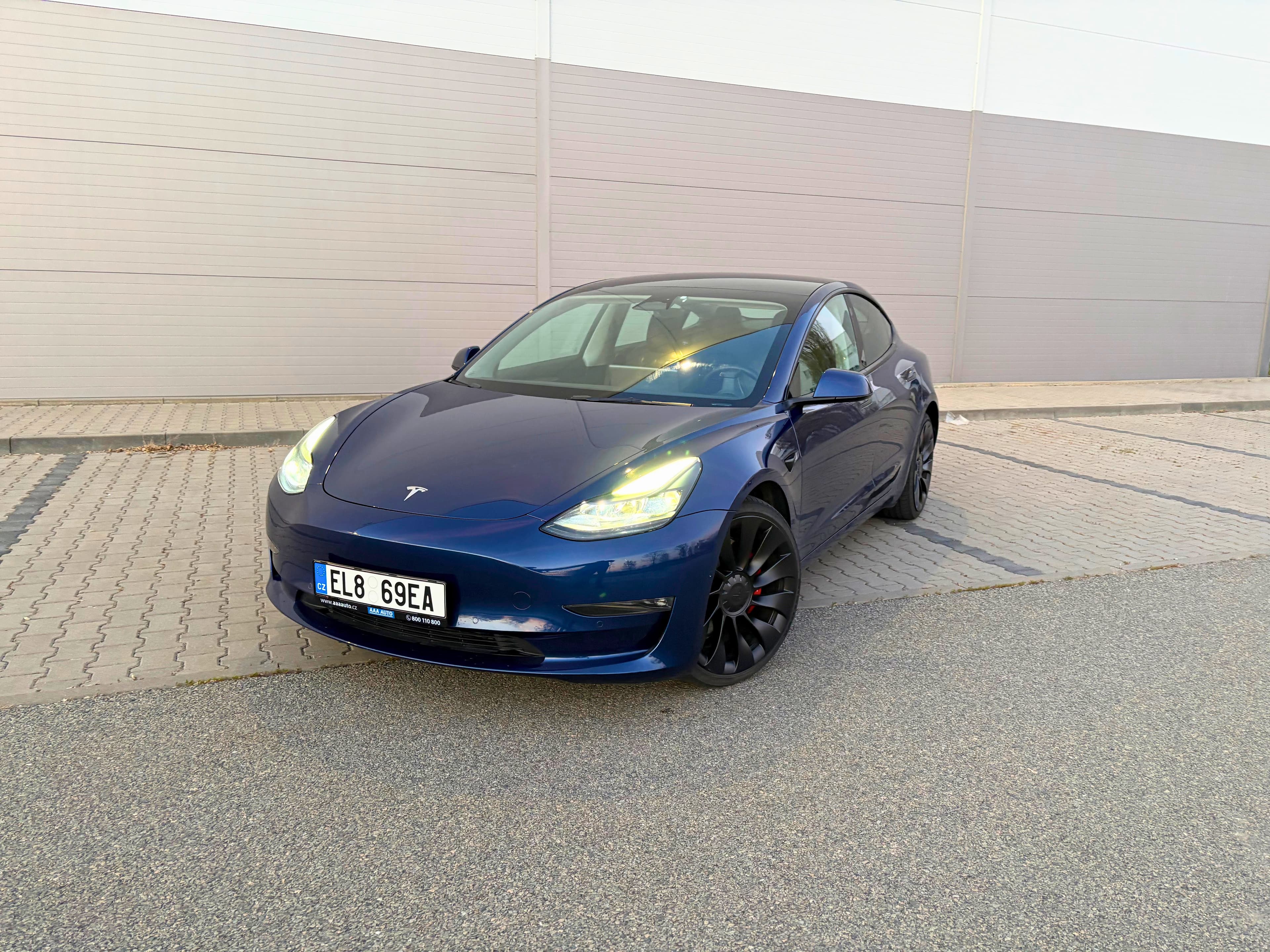 Tesla Model 3 – přední část vozu